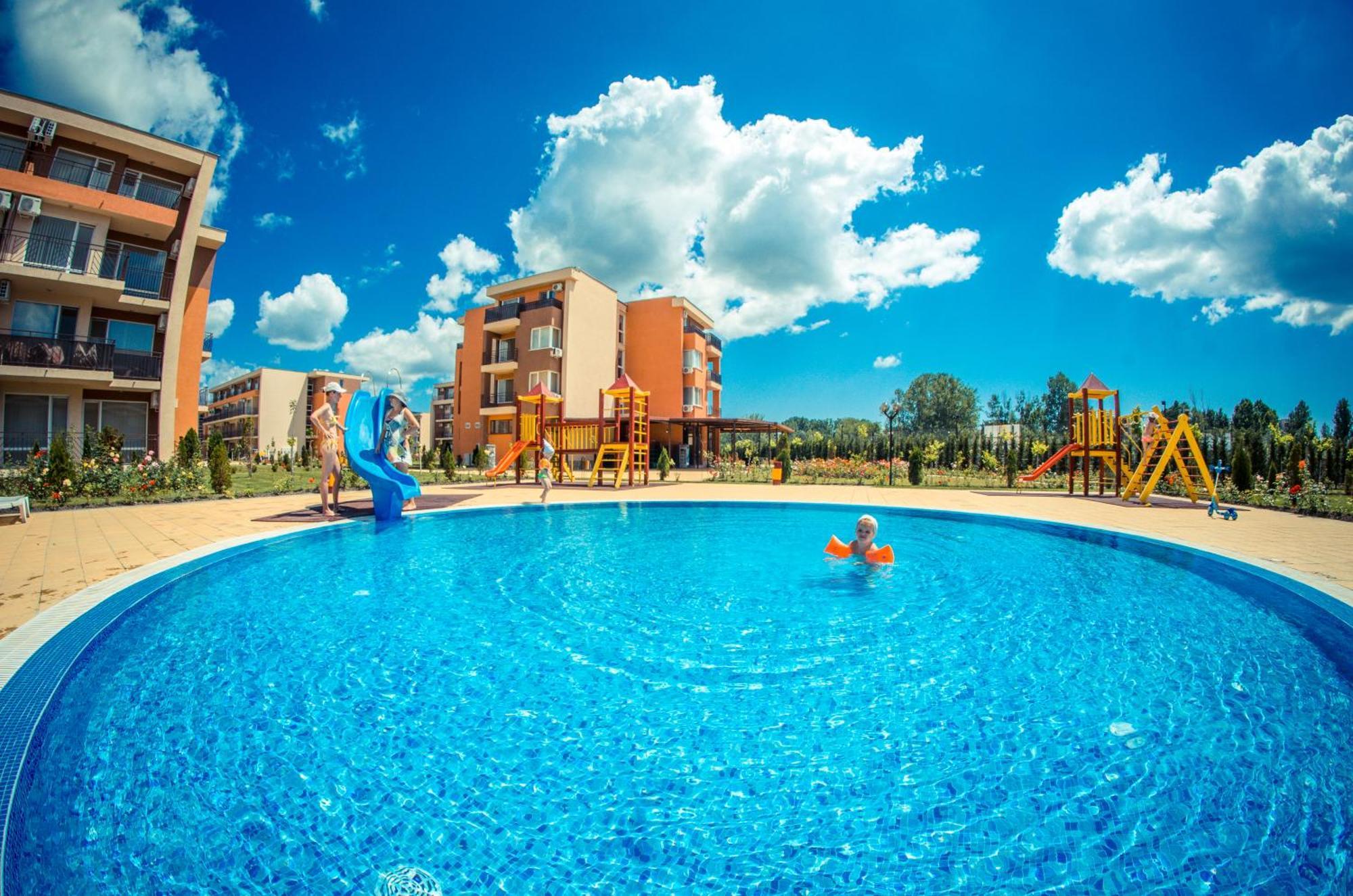 Waterpark Fort Apartments Slantchev Briag Extérieur photo