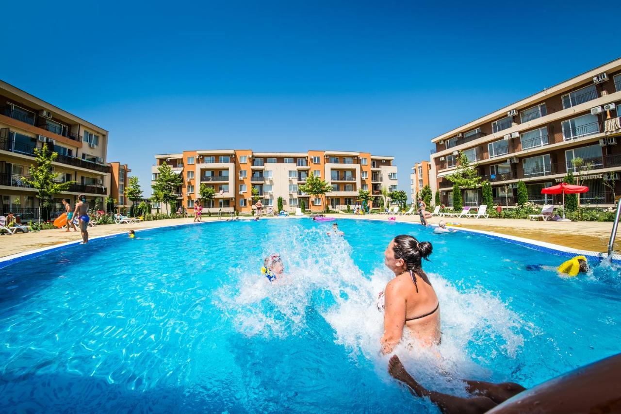 Waterpark Fort Apartments Slantchev Briag Extérieur photo
