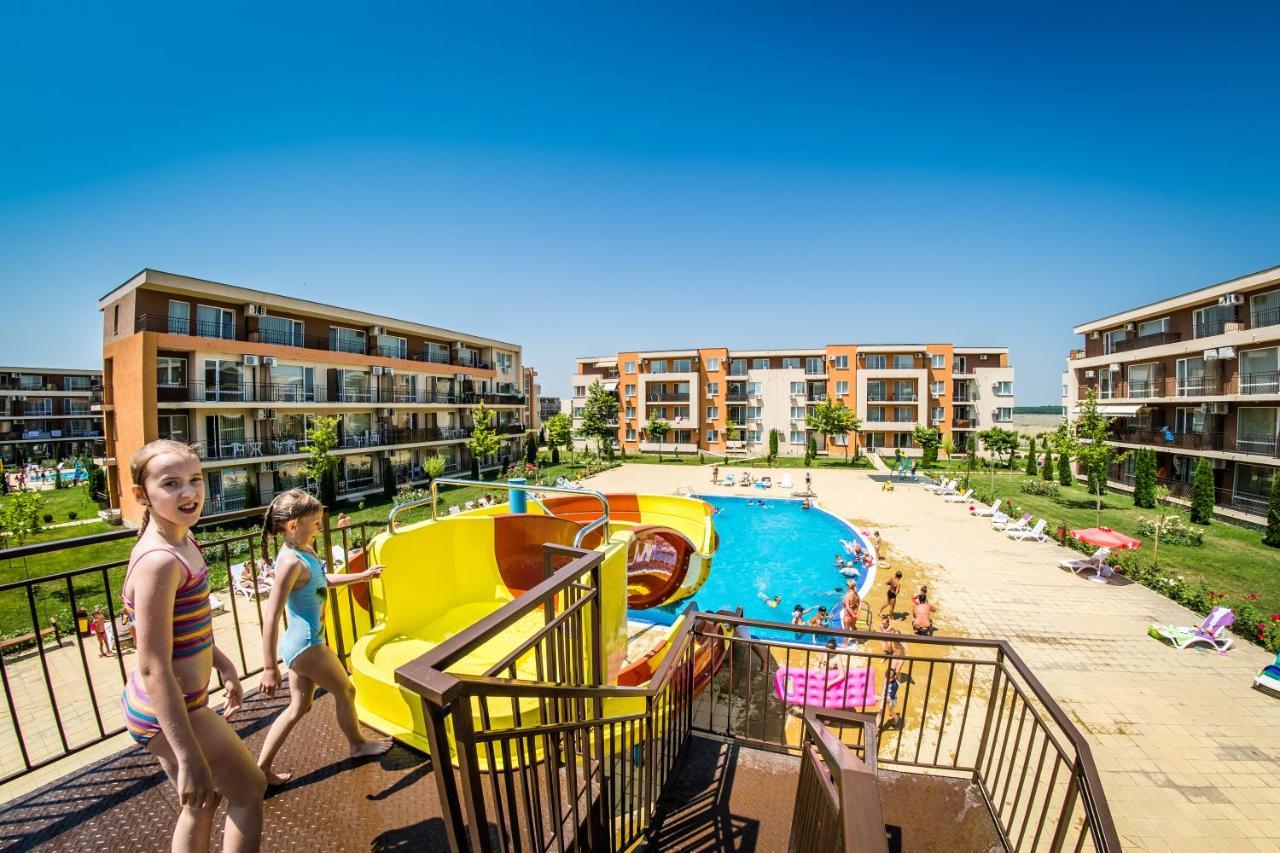 Waterpark Fort Apartments Slantchev Briag Extérieur photo