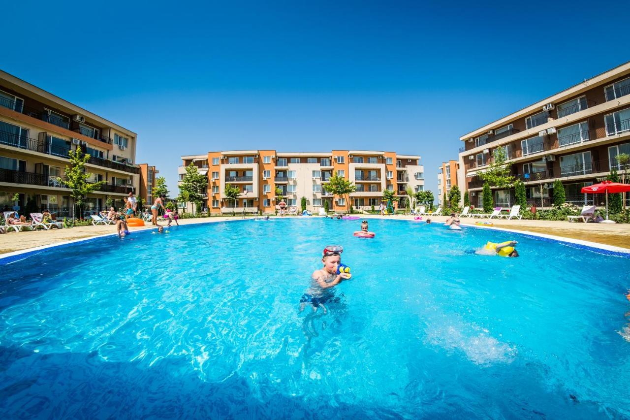 Waterpark Fort Apartments Slantchev Briag Extérieur photo