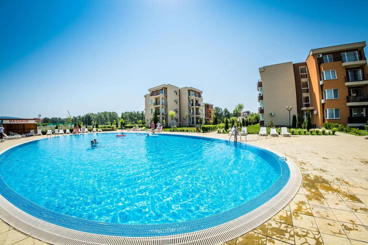Waterpark Fort Apartments Slantchev Briag Extérieur photo