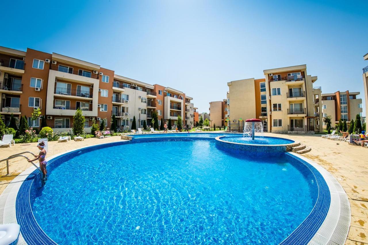Waterpark Fort Apartments Slantchev Briag Extérieur photo
